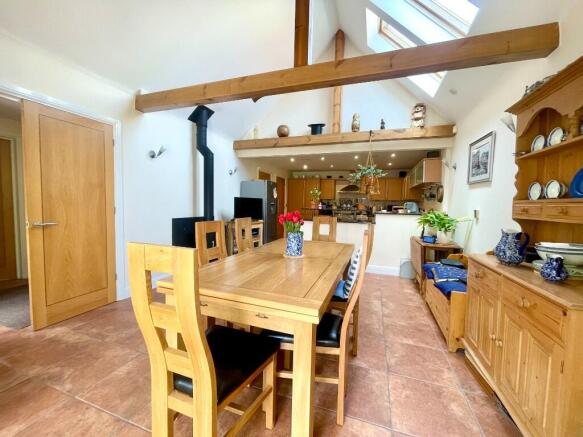 Diner to Kitchen