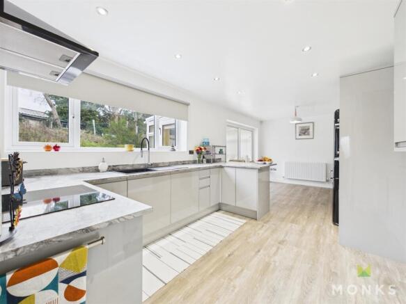 CAM01420G0-PR0812-STILL010 (1).jpg