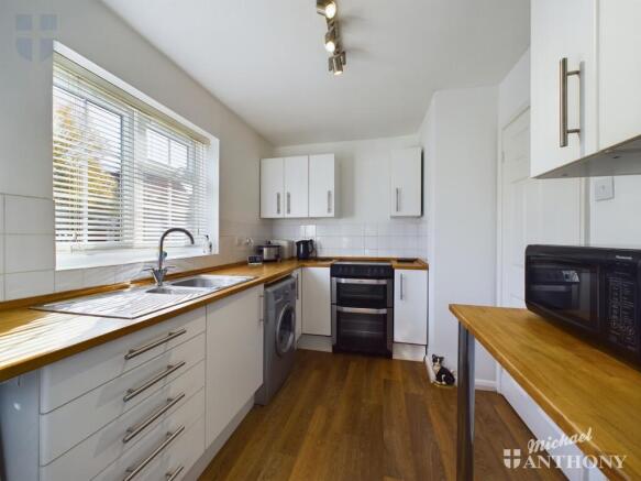 CAM02538G0-PR0102-STILL001