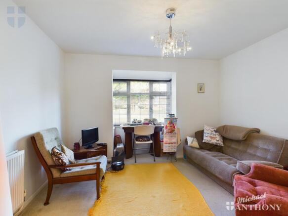 CAM02538G0-PR0102-STILL003