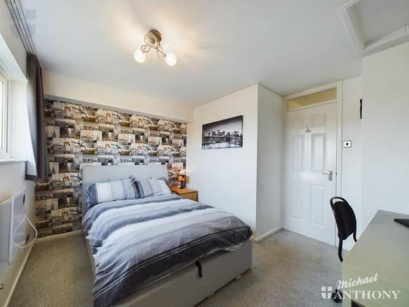 CAM03218G0-PR0482-STILL006