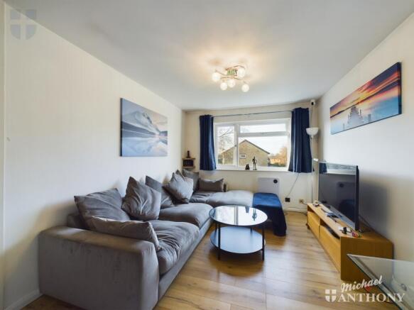 CAM03218G0-PR0482-STILL004