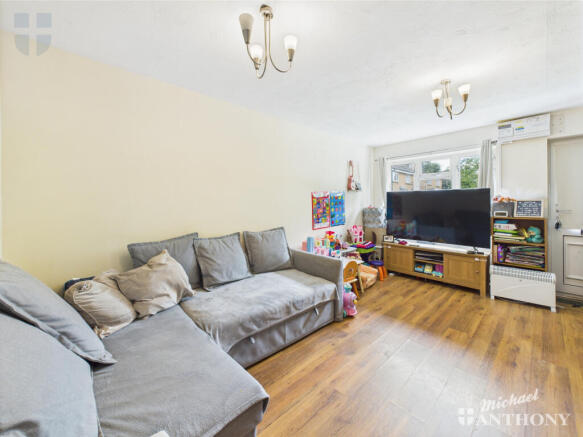 CAM03852G0-PR0276-STILL002