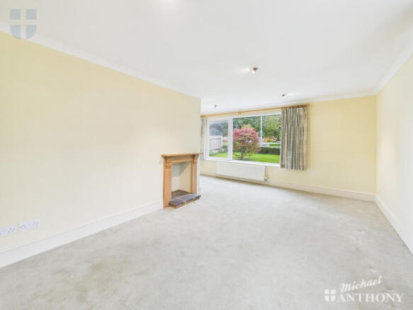 CAM03852G0-PR0454-STILL012