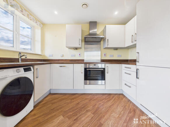 CAM03852G0-PR0468-STILL026