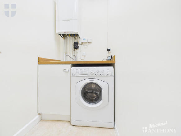 CAM03218G0-PR0825-STILL001