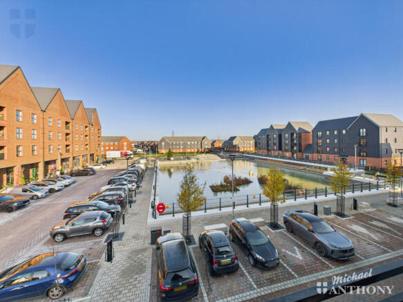 CAM03852G0-PR0485-STILL006