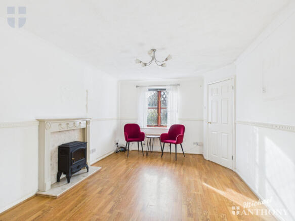 CAM03218G0-PR0883-STILL004