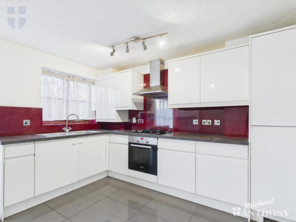 CAM03218G0-PR0883-STILL001