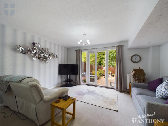 CAM03218G0-PR0358-STILL008