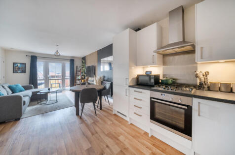 Alderson Grove, Hersham, Surrey, KT12