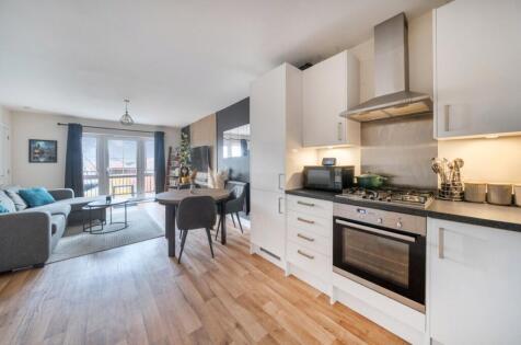 Alderson Grove, Hersham, Surrey, KT12