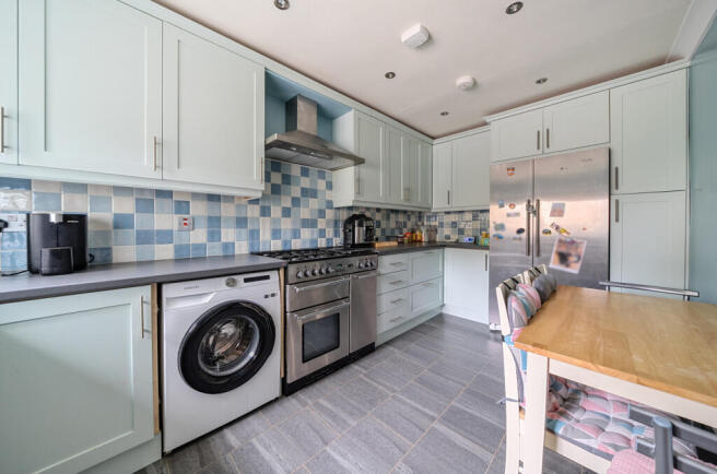 1296740-10-684073...