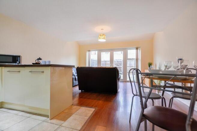 Lounge/Dining Room