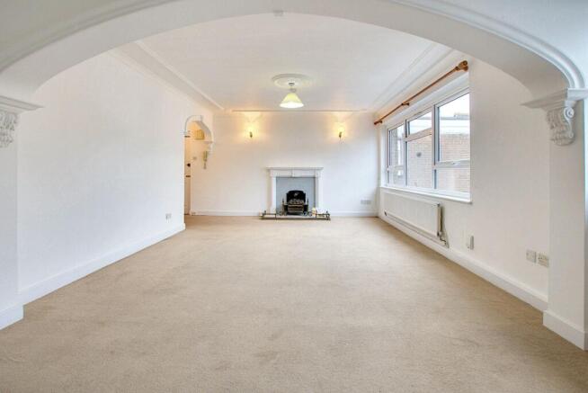 Open-Plan Lounge & Dining Area