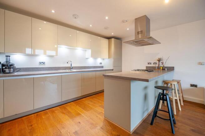 Open plan kitchen/reception