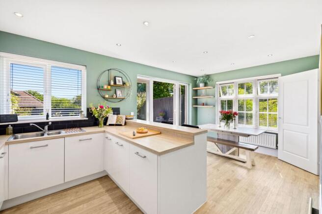 Kitchen & breakfast room