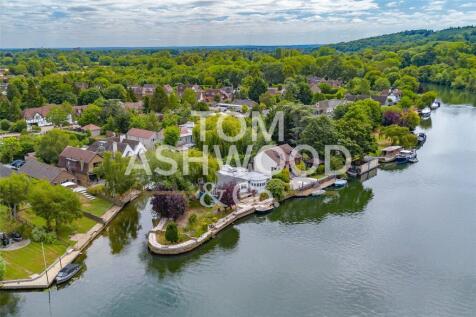 Riverside, Wraysbury, Middlesex, TW19