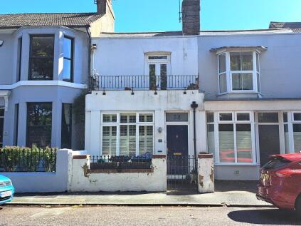 Dover Road, Walmer, Deal, Kent, CT14 7JW