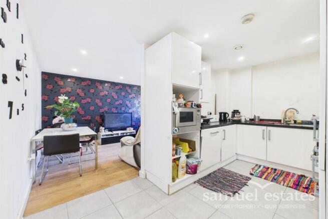 Kitchen  / Living ro