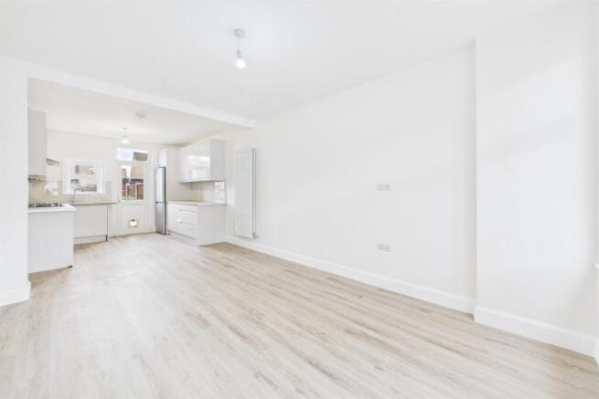 Living Room / Kitche