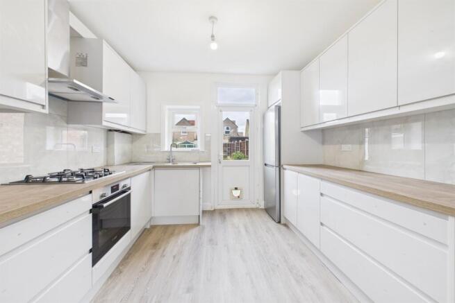 Kitchen / Living roo