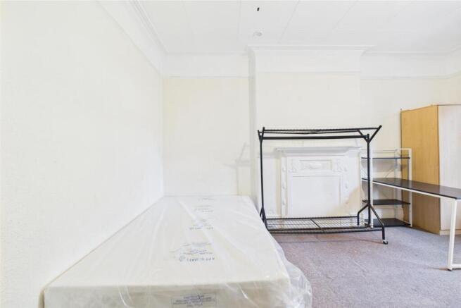 CAM02700G0-PR0300-STILL002.jpg