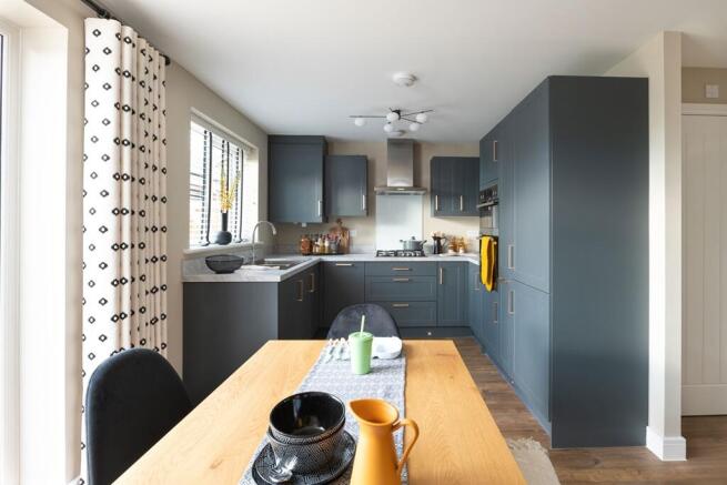 A modern open-plan kitchen & diner