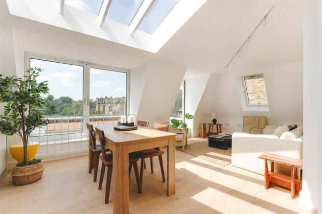 Clissold Crescent-23.jpg