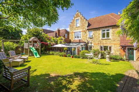 Sydney Place, Guildford, GU1