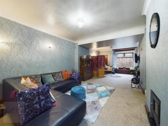 Living Room / Dining Room