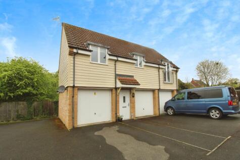 Piernik Close, Swindon, SN25