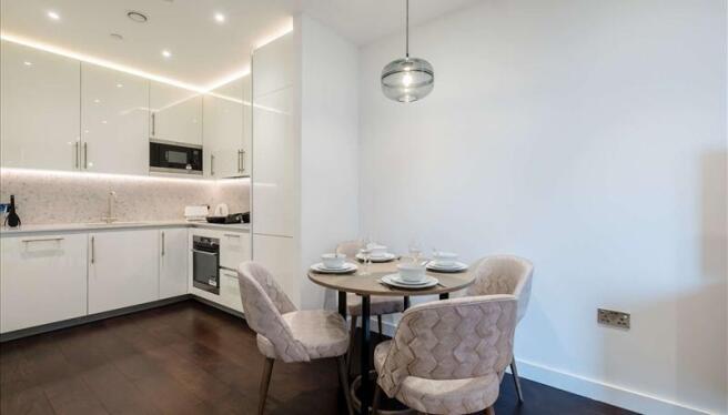 SW11 7AG - 3rd floor - 1 bedroom - 552sq ft - 1 b