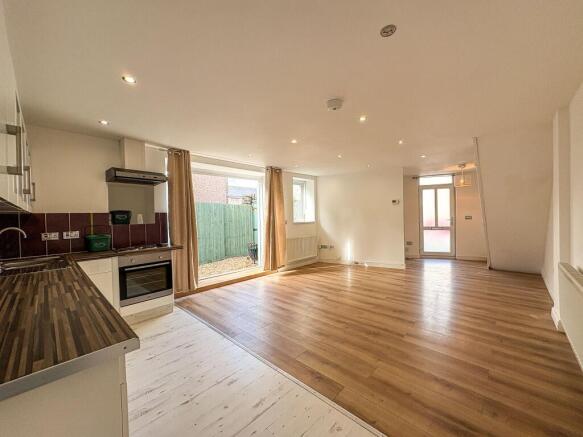 Living room/kitchen