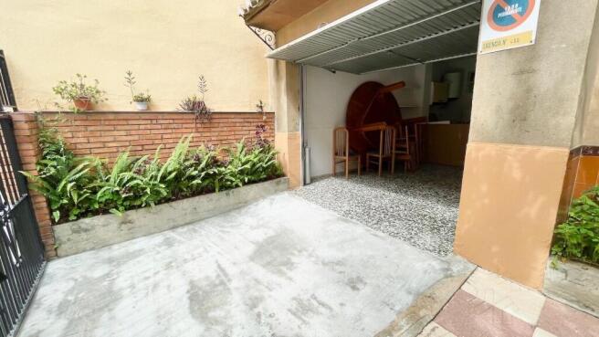 Photo 3