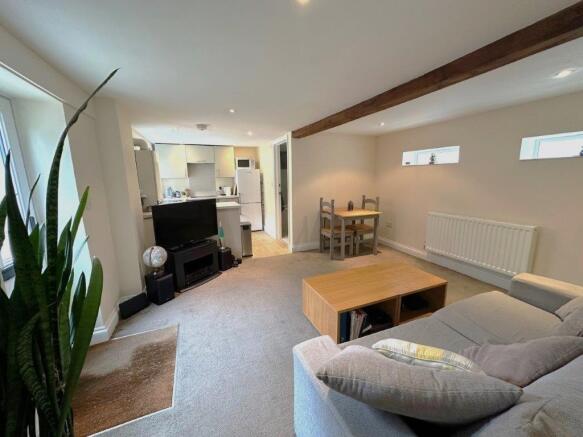 Sitting/dining room