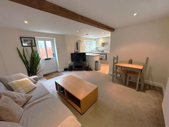 Sitting/dining room