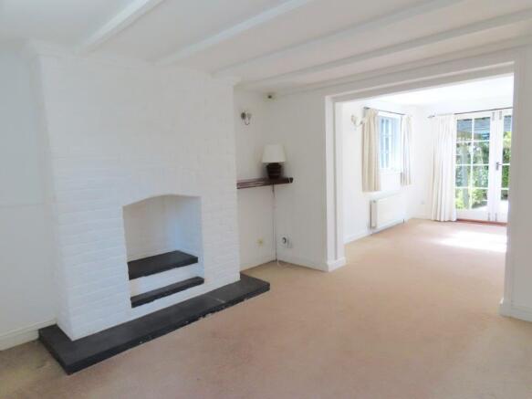 Sitting/dining room