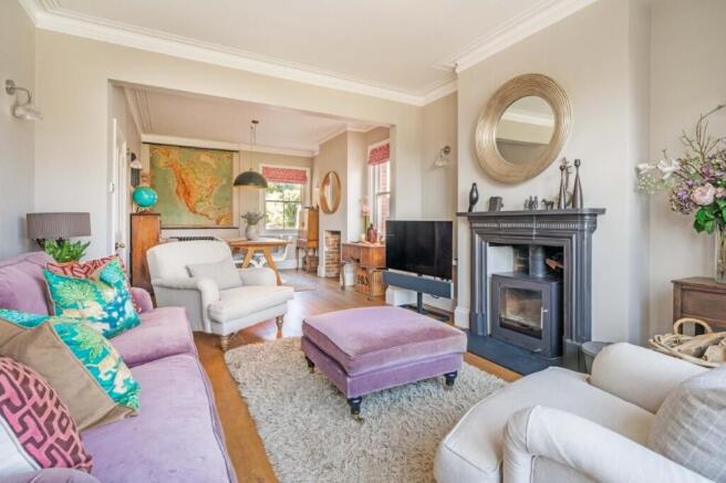 Sitting/dining room