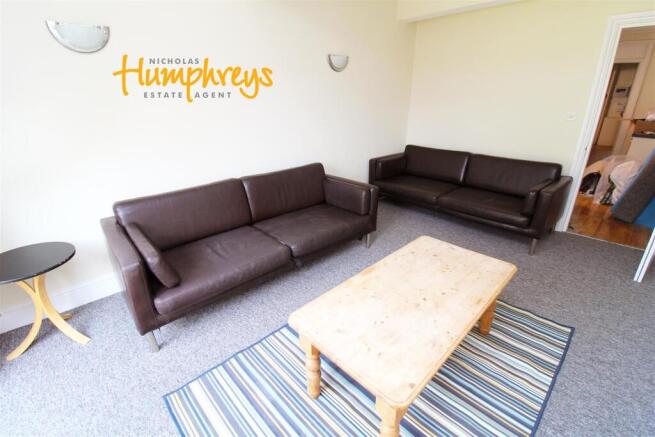 Lounge 1.2.jpg