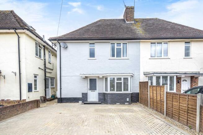 Well-presented semi-detached property with a pa...