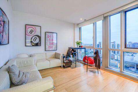 Fairmont Avenue, London, E14