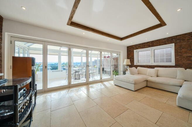 1361310-25-68dba2...