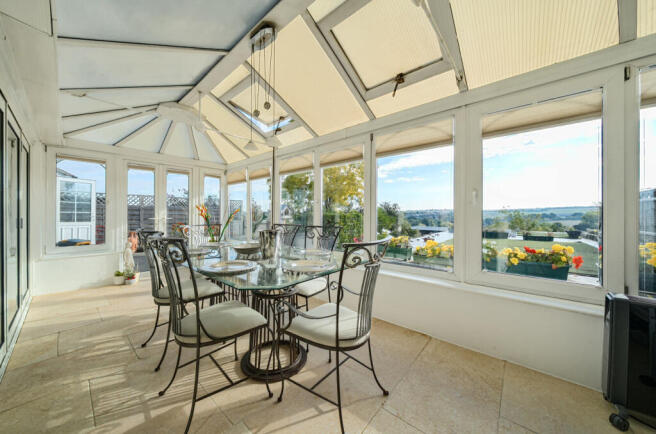 1361310-16-68dba2...