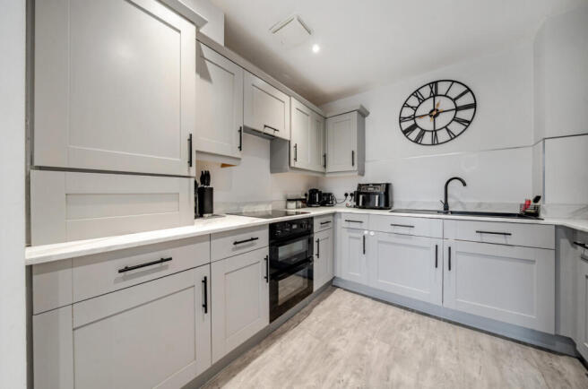 1371151-10-68fa1c...