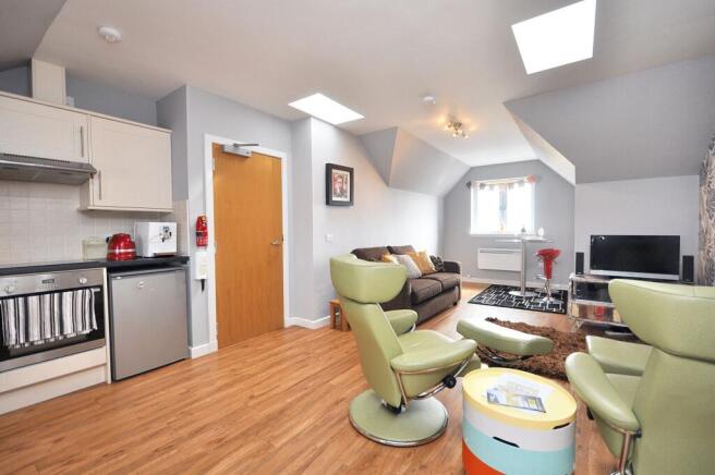 Dining Kitchen/ Lounge