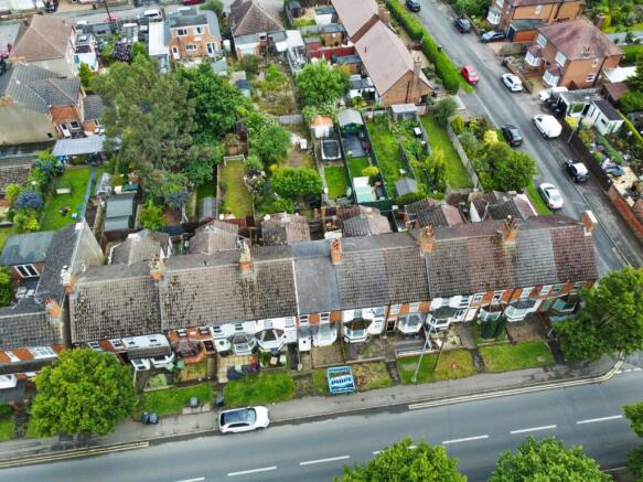 53irthingboroughroad-finedon_rogersestateagents_23