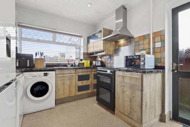 1cromerroad_finedon_rogers_05