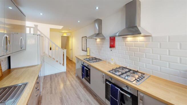 8-Montgomerie-Rd-Portsmouth-Kitchen.jpg