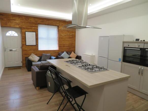 63 Fawcett Lounge (2).JPG